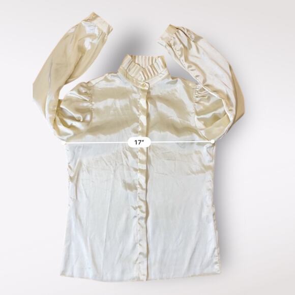St. John Vintage 80’s Cream Satin Blouse Pleated Collar Size 6 - Picture 8 of 10